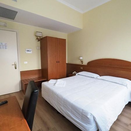 Hotel Laura Рим Экстерьер фото