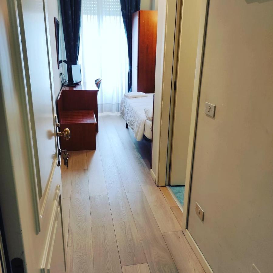 Hotel Laura Рим Экстерьер фото