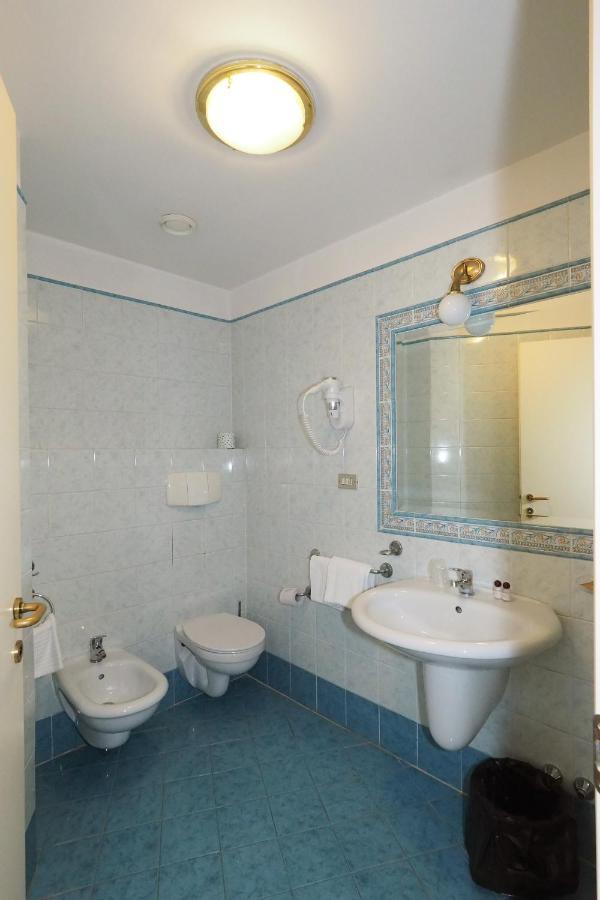 Hotel Laura Рим Экстерьер фото