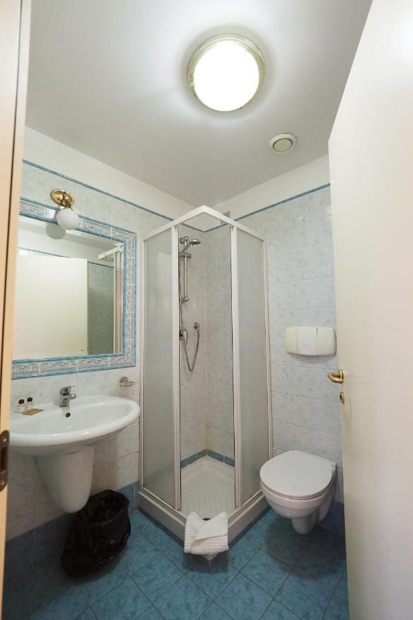 Hotel Laura Рим Экстерьер фото