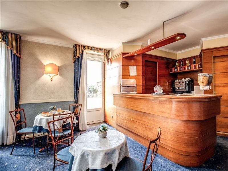 Hotel Laura Рим Экстерьер фото